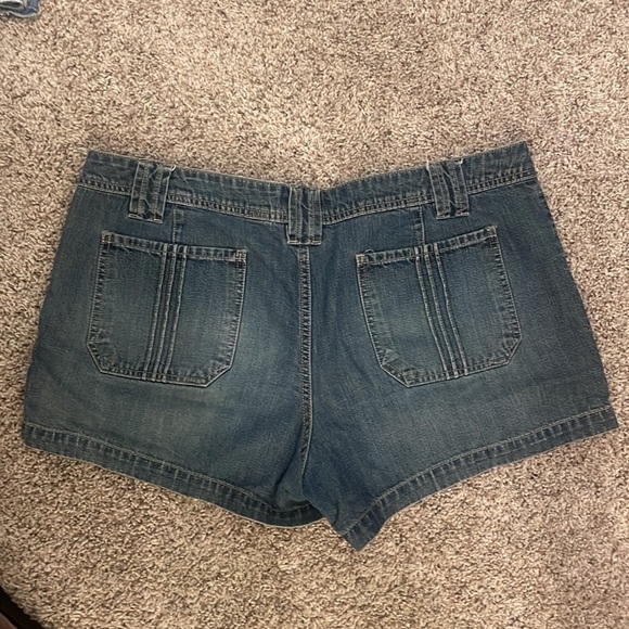 Vintage Old Navy Denim Shorts 2005 size 14 - Picture 3 of 3